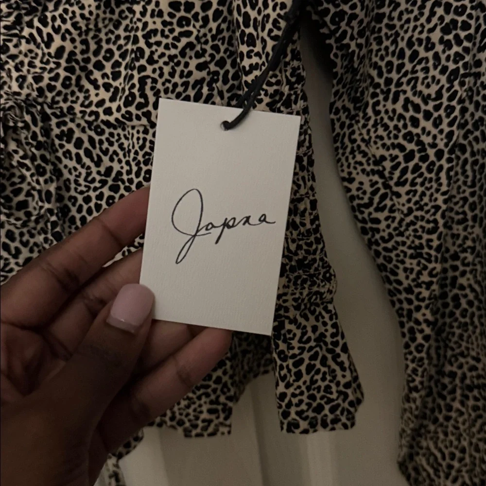 Women's Black and White Leopard Print Top - Picture 2 of 3